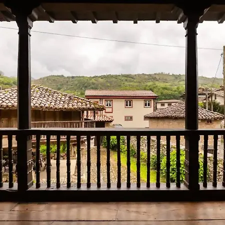 Casa Rural La Corrolada Country house Avin